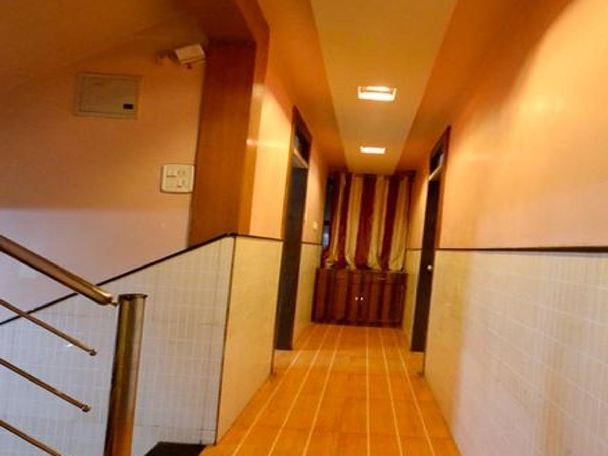 Hotel Sai Hari Prasad Shirdi Exteriör bild